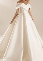 Продам нове не ношене весільне плаття і фату... Оголошення Bazarok.ua