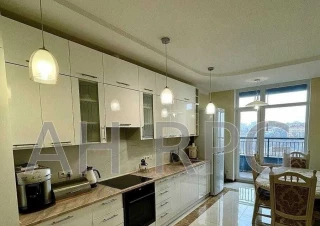 Квартира 3-кімн. продаж Киев, Соломенский &ndash; 80 м&sup2;... Оголошення Bazarok.ua